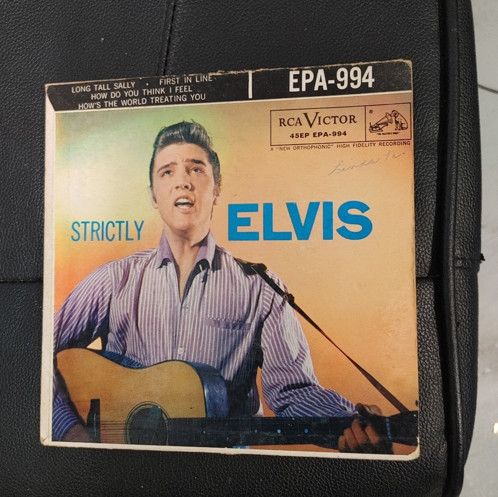Strickly Elvis (1956 Elvis Presley 7" Vinyl)
